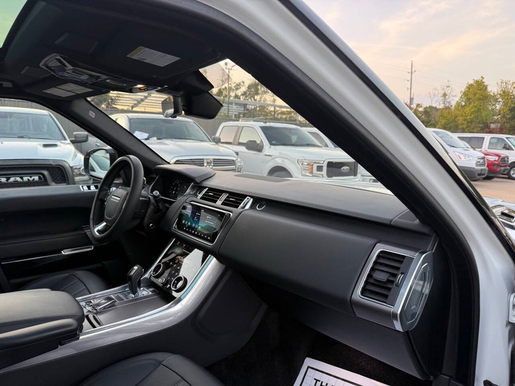 Land Rover Range Rover Sport Vehicle Full-screen Gallery Image 10