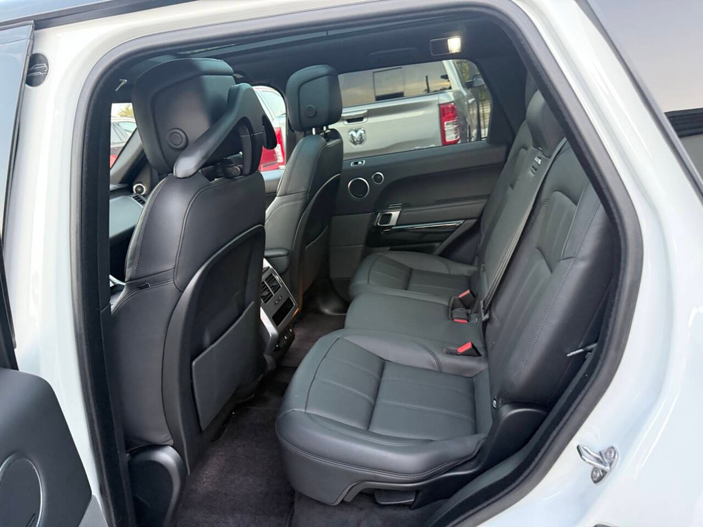 Land Rover Range Rover Sport Vehicle Full-screen Gallery Image 14