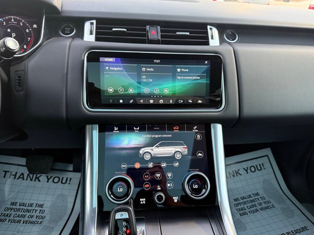 Land Rover Range Rover Sport Vehicle Full-screen Gallery Image 25