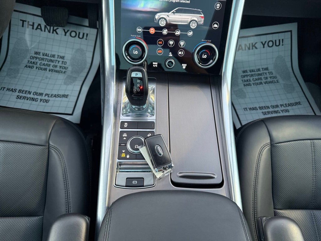 Land Rover Range Rover Sport Vehicle Full-screen Gallery Image 29