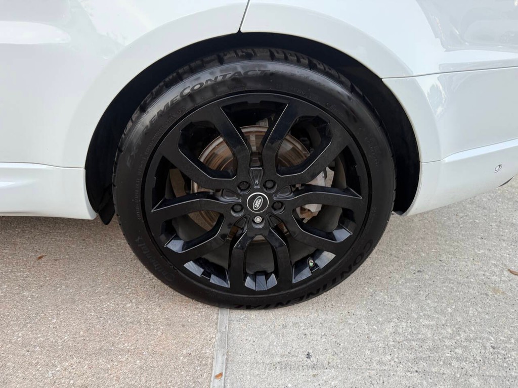 Land Rover Range Rover Sport Vehicle Full-screen Gallery Image 37