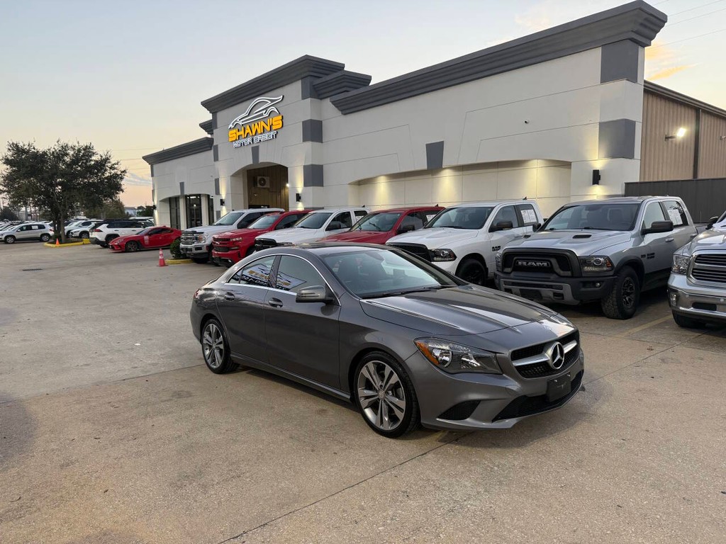 Mercedes-Benz CLA Vehicle Full-screen Gallery Image 02