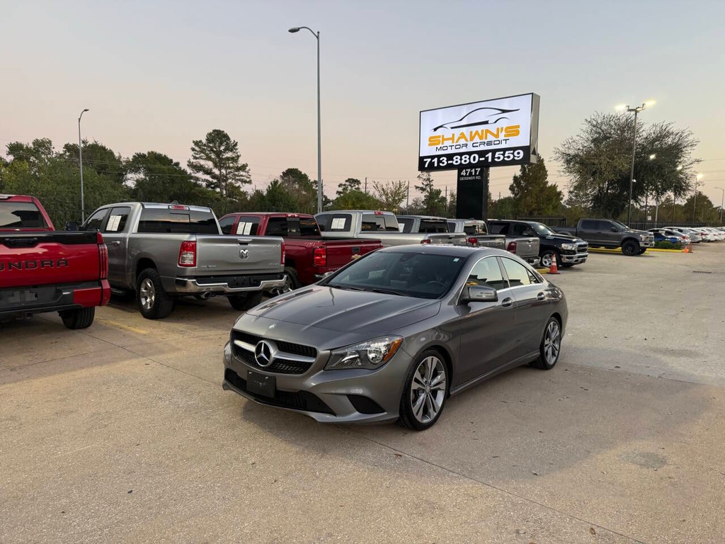 Mercedes-Benz CLA Vehicle Full-screen Gallery Image 03