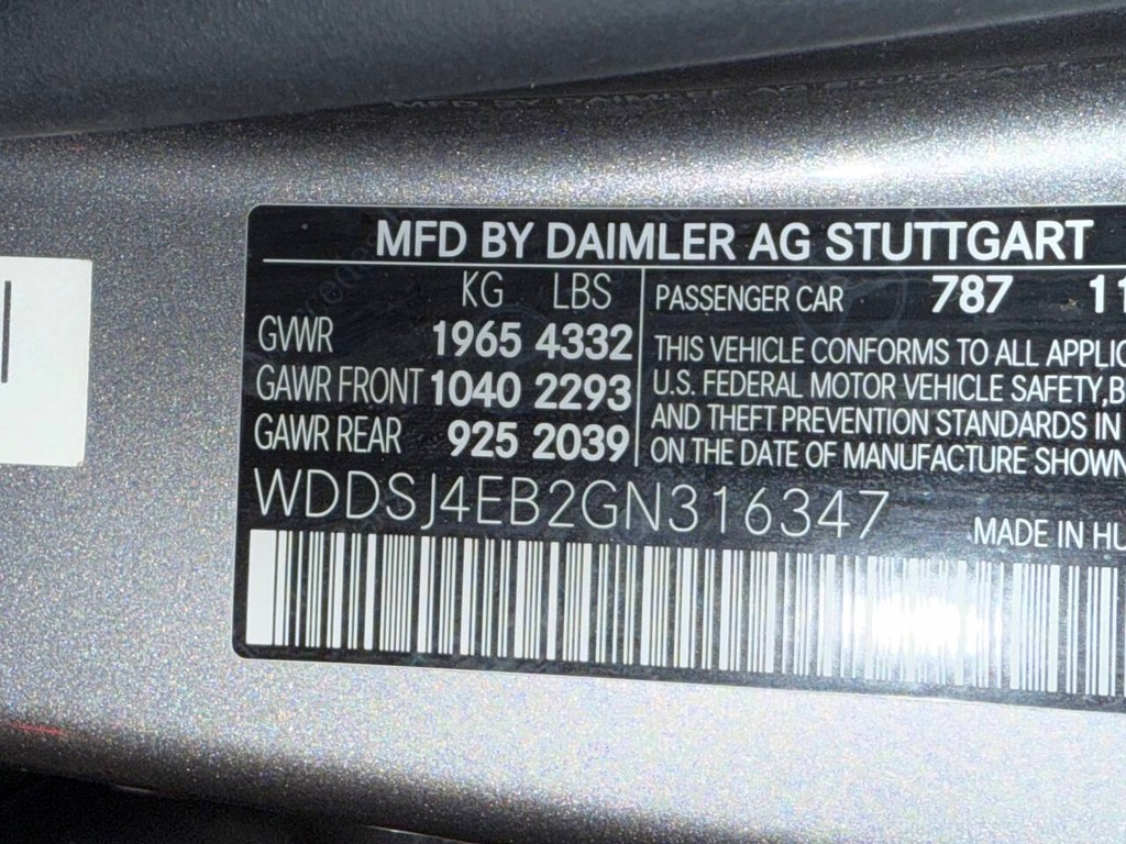 Mercedes-Benz CLA Vehicle Full-screen Gallery Image 33