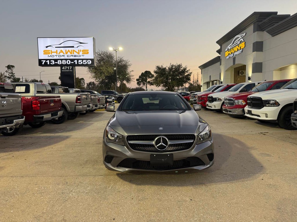 Mercedes-Benz CLA Vehicle Full-screen Gallery Image 40