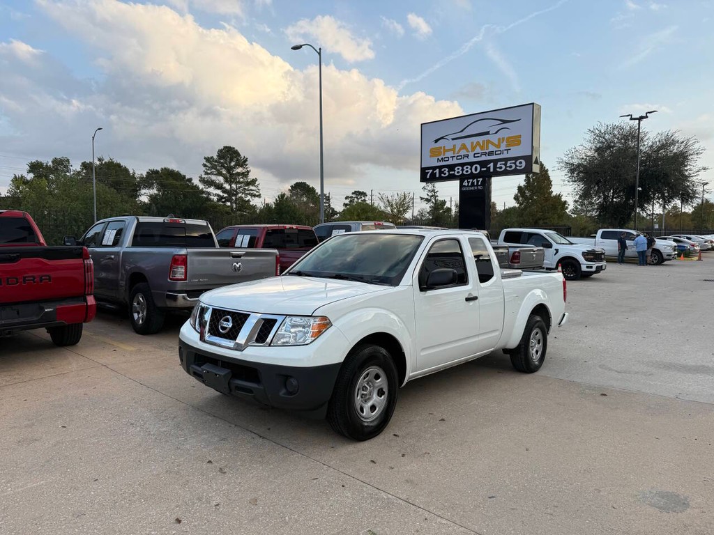 Nissan Frontier Vehicle Full-screen Gallery Image 03