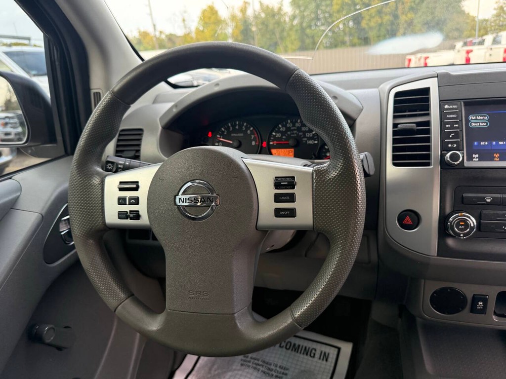 Nissan Frontier Vehicle Full-screen Gallery Image 20