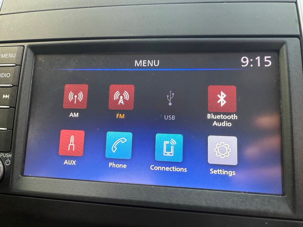 Nissan Frontier Vehicle Full-screen Gallery Image 25