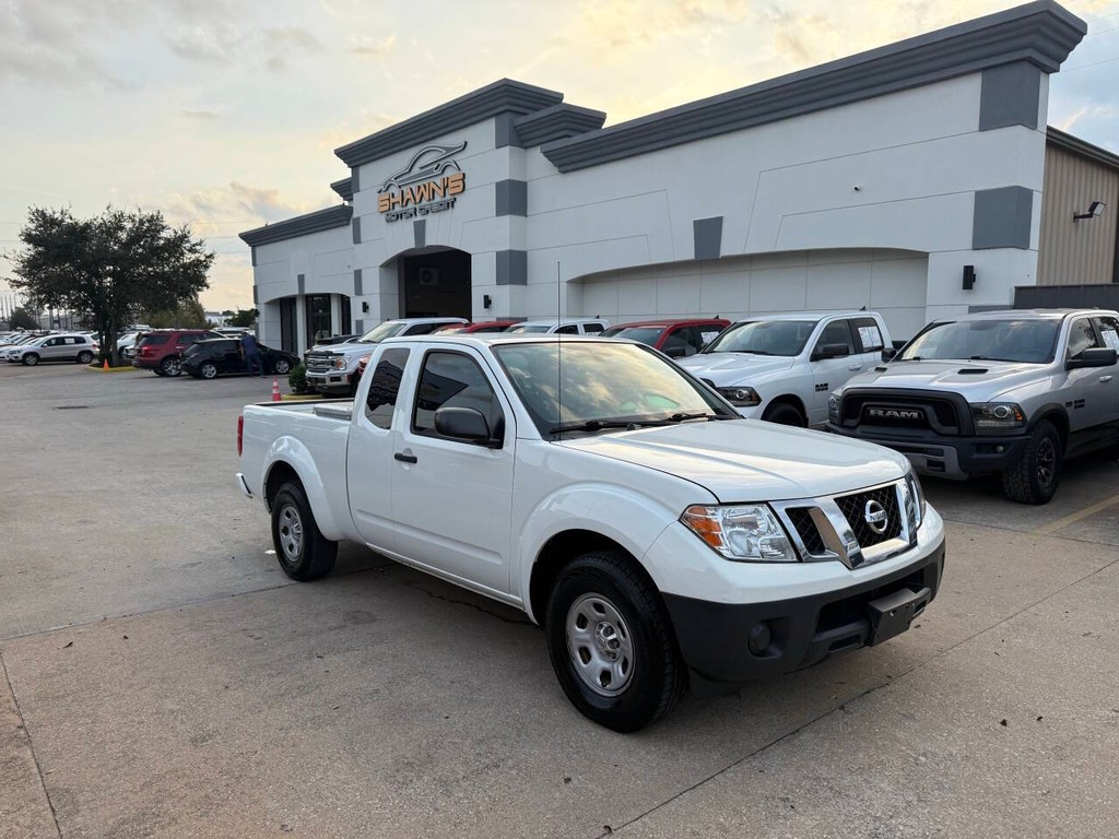 Nissan Frontier Vehicle Full-screen Gallery Image 39