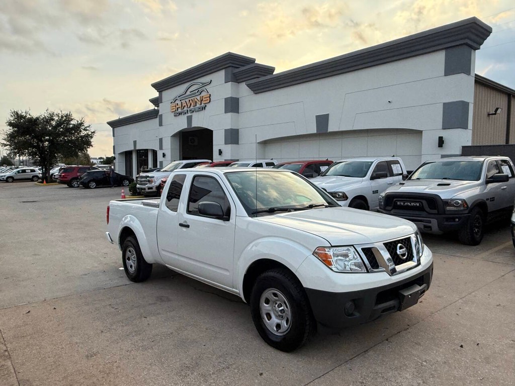 Nissan Frontier Vehicle Full-screen Gallery Image 41