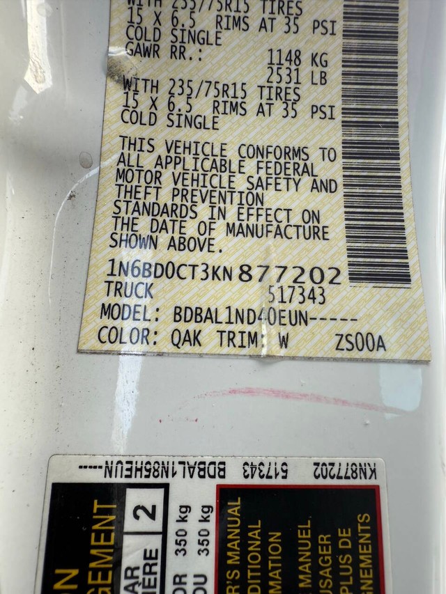 Nissan Frontier Vehicle Full-screen Gallery Image 32