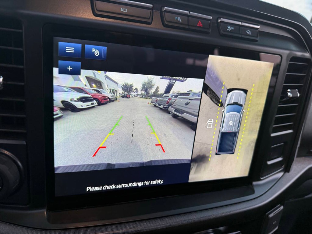 Ford F-150 Vehicle Full-screen Gallery Image 26