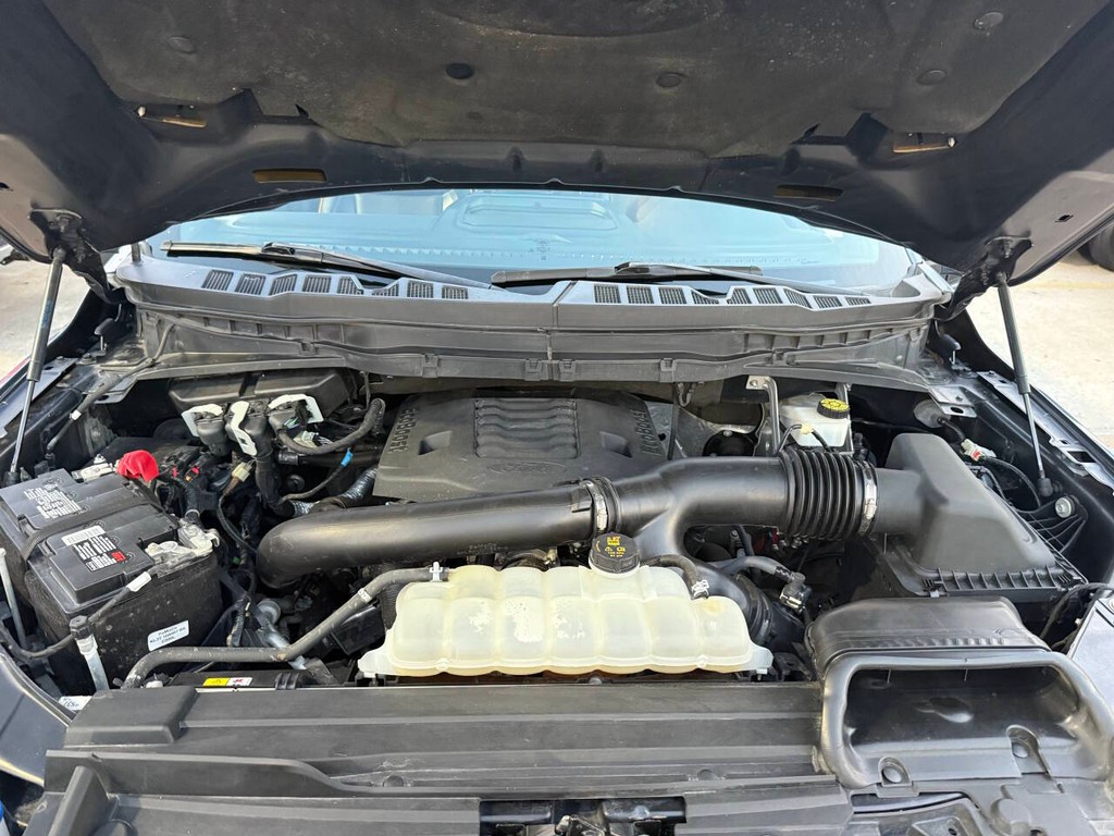 Ford F-150 Vehicle Full-screen Gallery Image 36