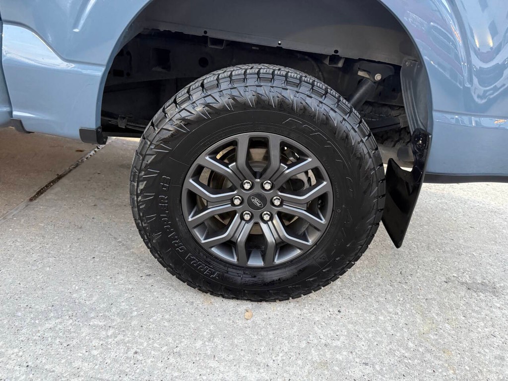 Ford F-150 Vehicle Full-screen Gallery Image 37