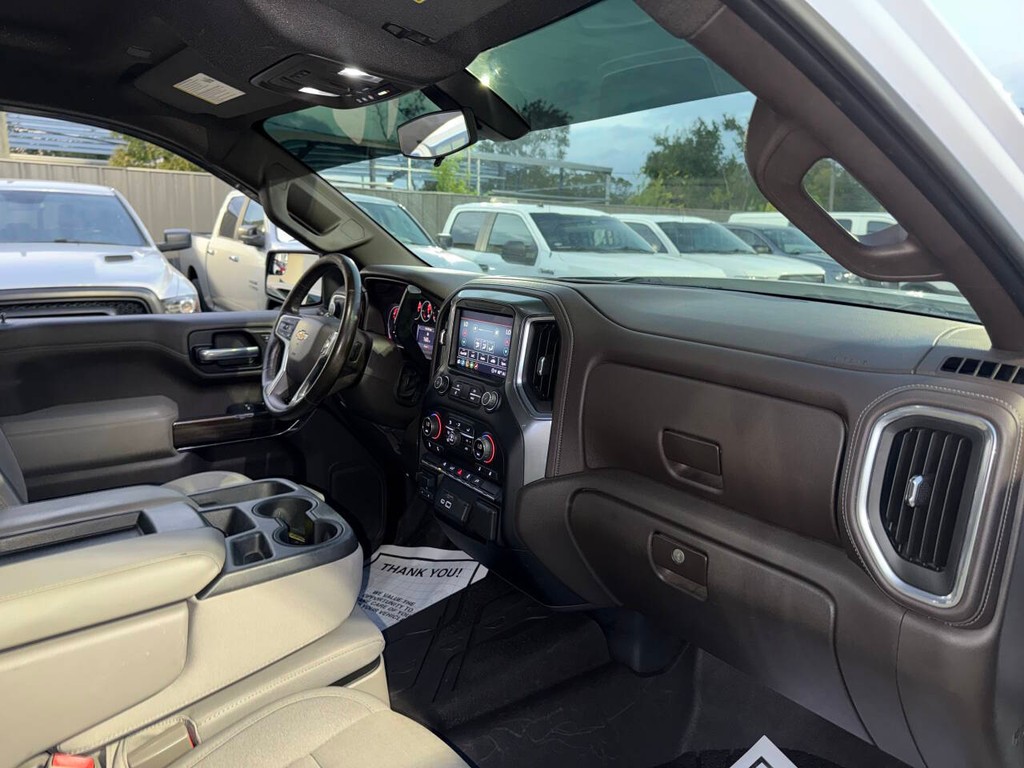 Chevrolet Silverado 1500 Vehicle Full-screen Gallery Image 09