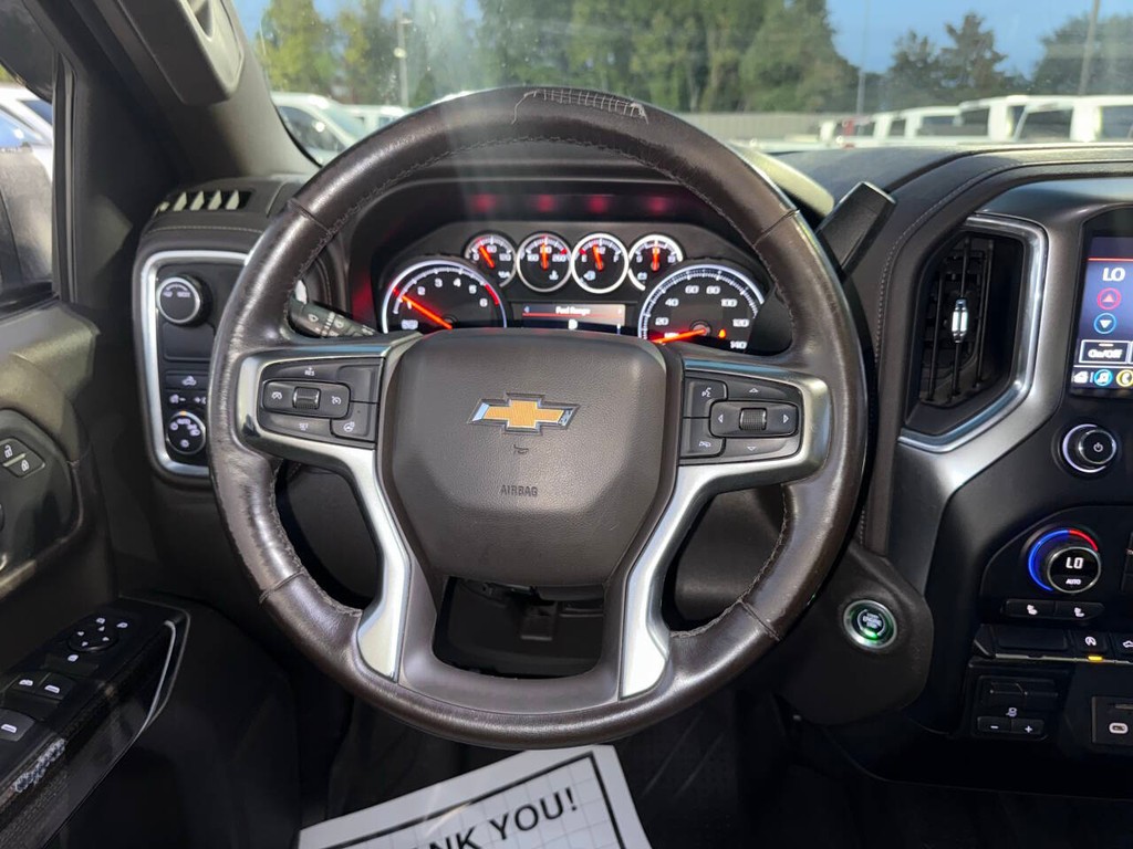 Chevrolet Silverado 1500 Vehicle Full-screen Gallery Image 24