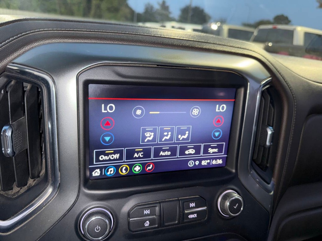 Chevrolet Silverado 1500 Vehicle Full-screen Gallery Image 27