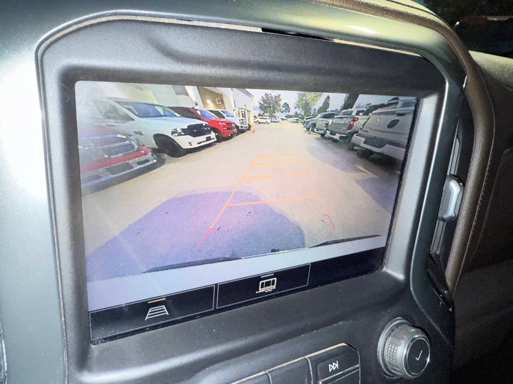 Chevrolet Silverado 1500 Vehicle Full-screen Gallery Image 28