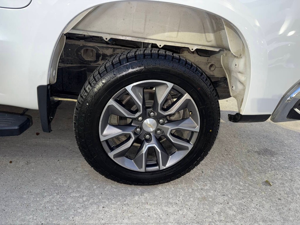 Chevrolet Silverado 1500 Vehicle Full-screen Gallery Image 36