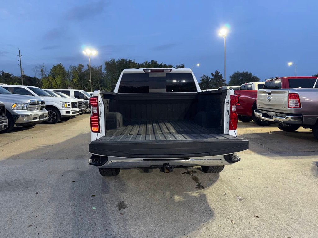 Chevrolet Silverado 1500 Vehicle Full-screen Gallery Image 38