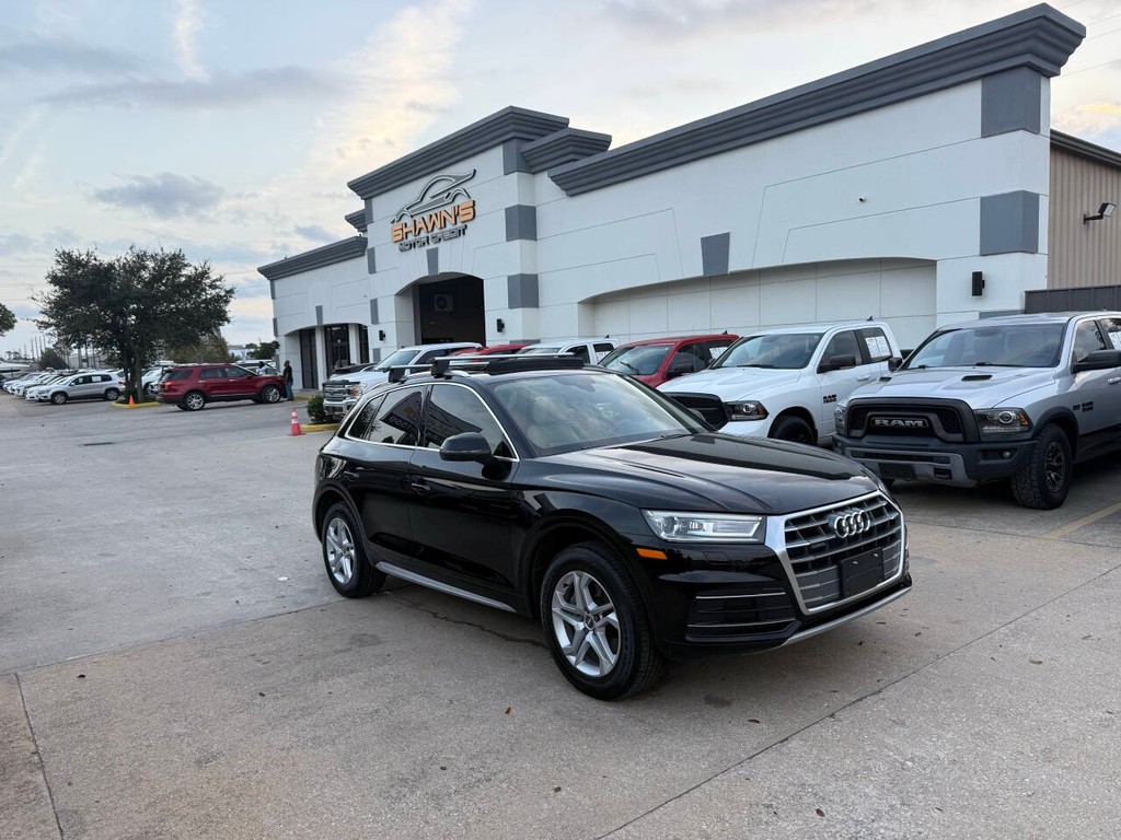 Audi Q5 Vehicle Full-screen Gallery Image 02