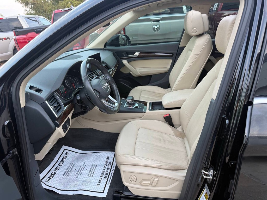 Audi Q5 Vehicle Full-screen Gallery Image 07