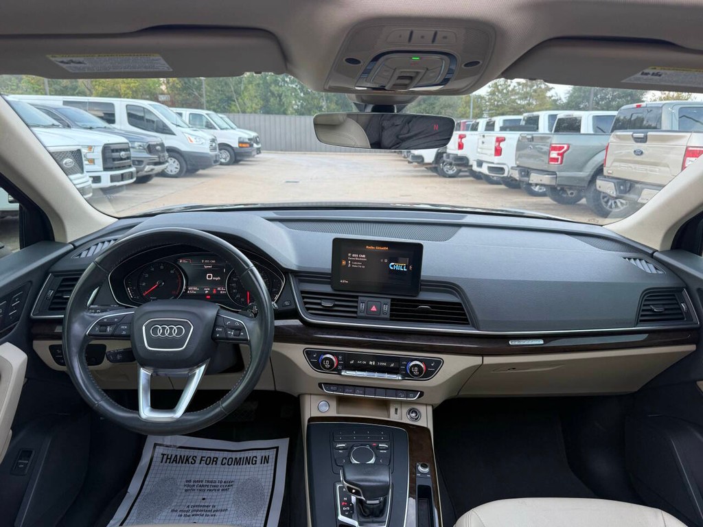 Audi Q5 Vehicle Full-screen Gallery Image 17