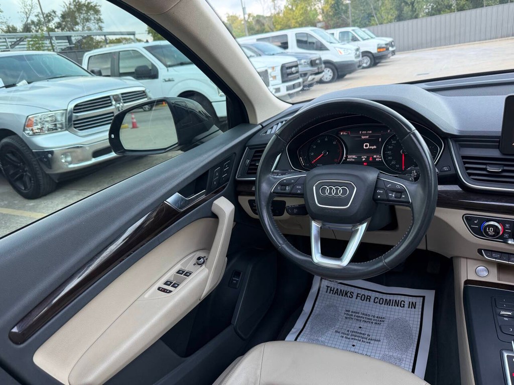 Audi Q5 Vehicle Full-screen Gallery Image 19