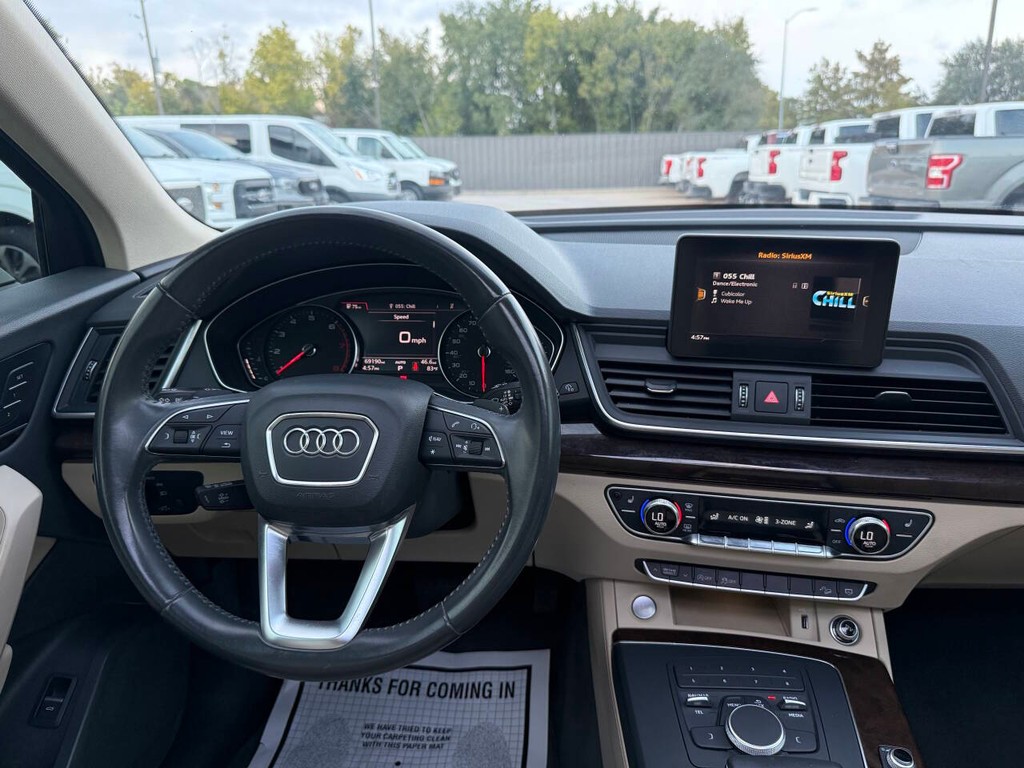 Audi Q5 Vehicle Full-screen Gallery Image 21