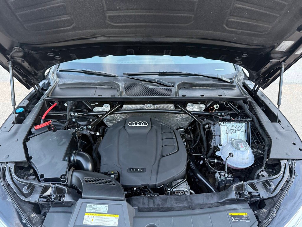 Audi Q5 Vehicle Full-screen Gallery Image 33