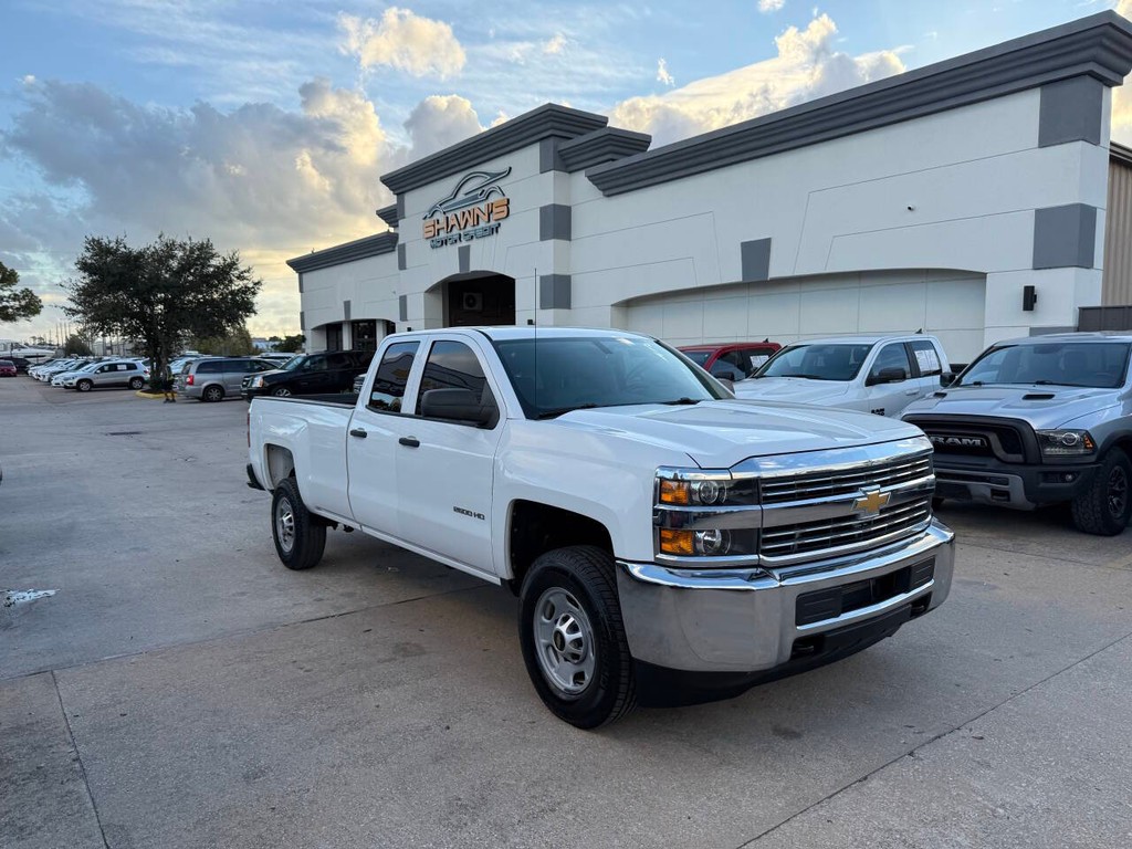 Chevrolet Silverado 2500HD Vehicle Full-screen Gallery Image 02