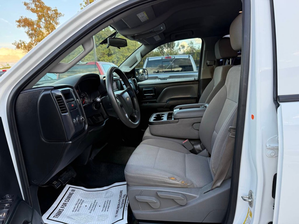 Chevrolet Silverado 2500HD Vehicle Full-screen Gallery Image 07