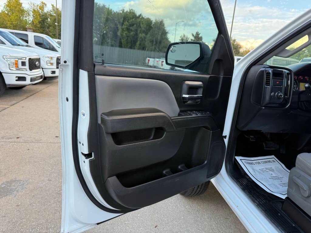 Chevrolet Silverado 2500HD Vehicle Full-screen Gallery Image 08