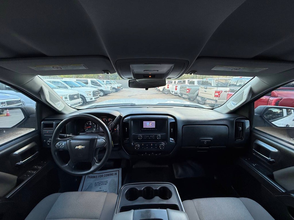 Chevrolet Silverado 2500HD Vehicle Full-screen Gallery Image 18