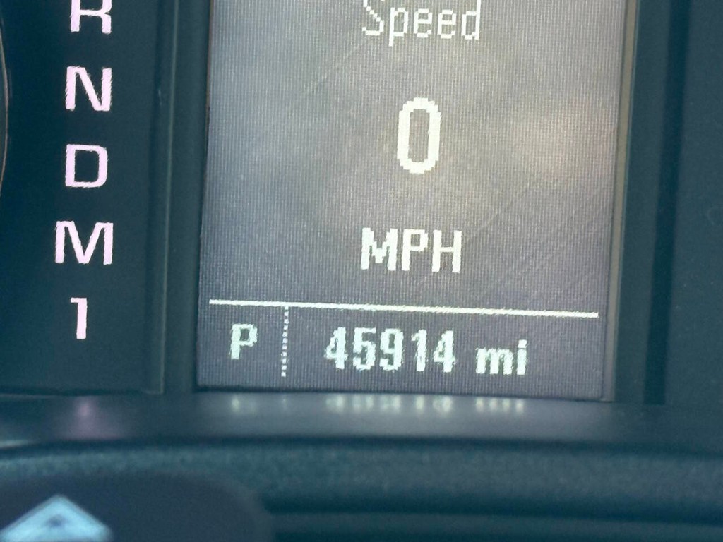 Chevrolet Silverado 2500HD Vehicle Full-screen Gallery Image 30