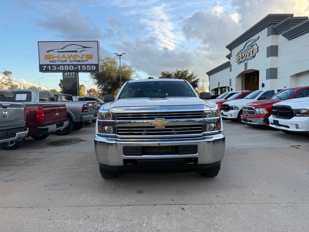 Chevrolet Silverado 2500HD Vehicle Full-screen Gallery Image 39