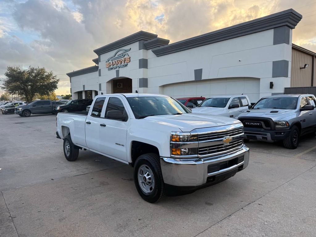 Chevrolet Silverado 2500HD Vehicle Full-screen Gallery Image 40