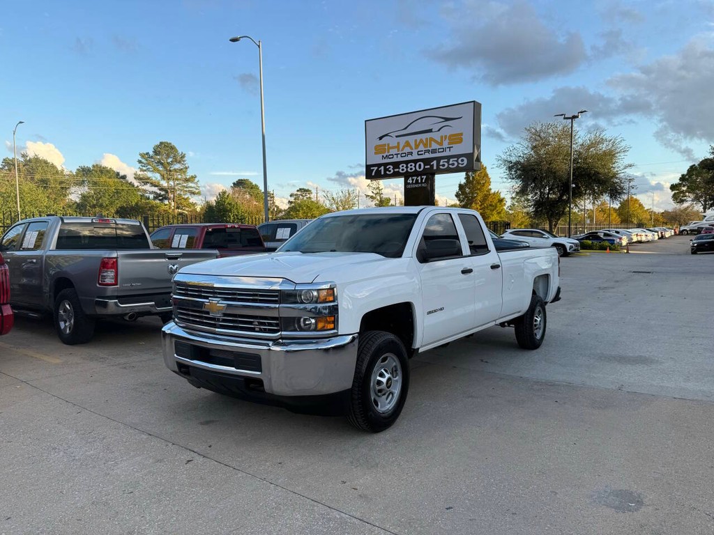 Chevrolet Silverado 2500HD Vehicle Full-screen Gallery Image 41