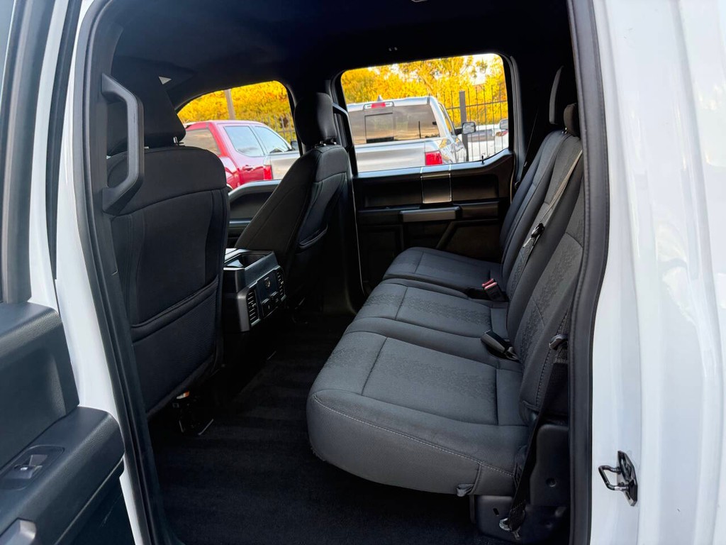 Ford F-150 Vehicle Full-screen Gallery Image 13
