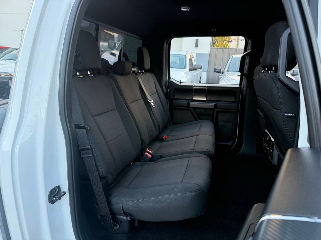 Ford F-150 Vehicle Full-screen Gallery Image 15