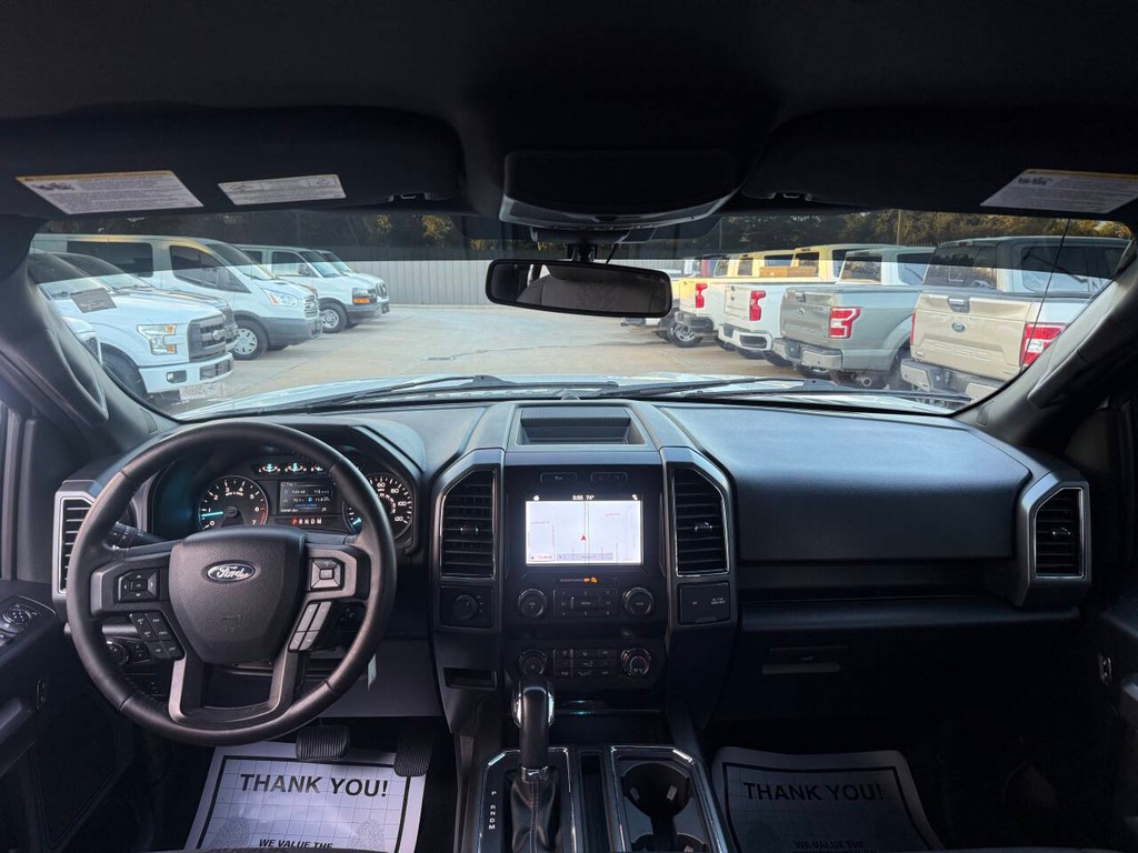 Ford F-150 Vehicle Full-screen Gallery Image 17