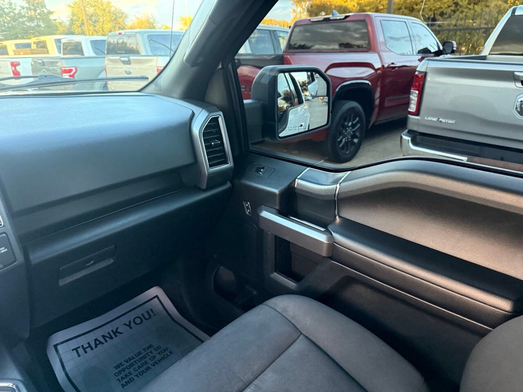 Ford F-150 Vehicle Full-screen Gallery Image 20