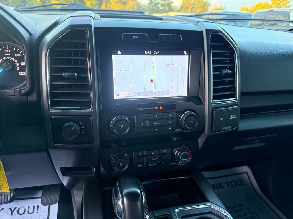 Ford F-150 Vehicle Full-screen Gallery Image 24