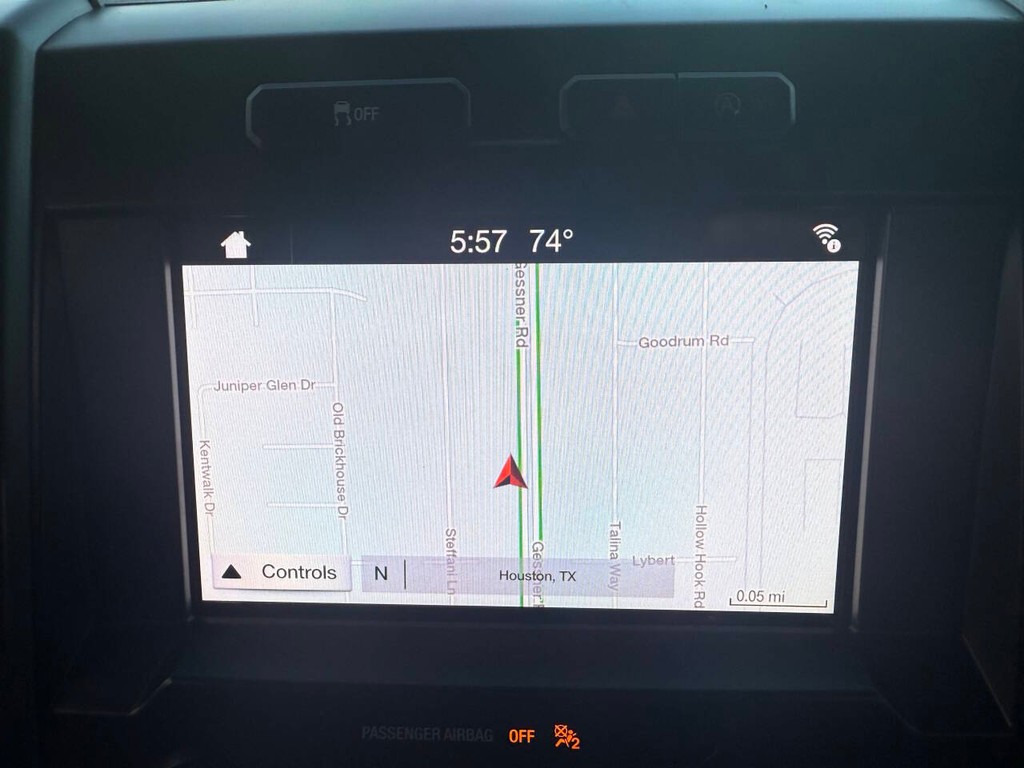 Ford F-150 Vehicle Full-screen Gallery Image 25