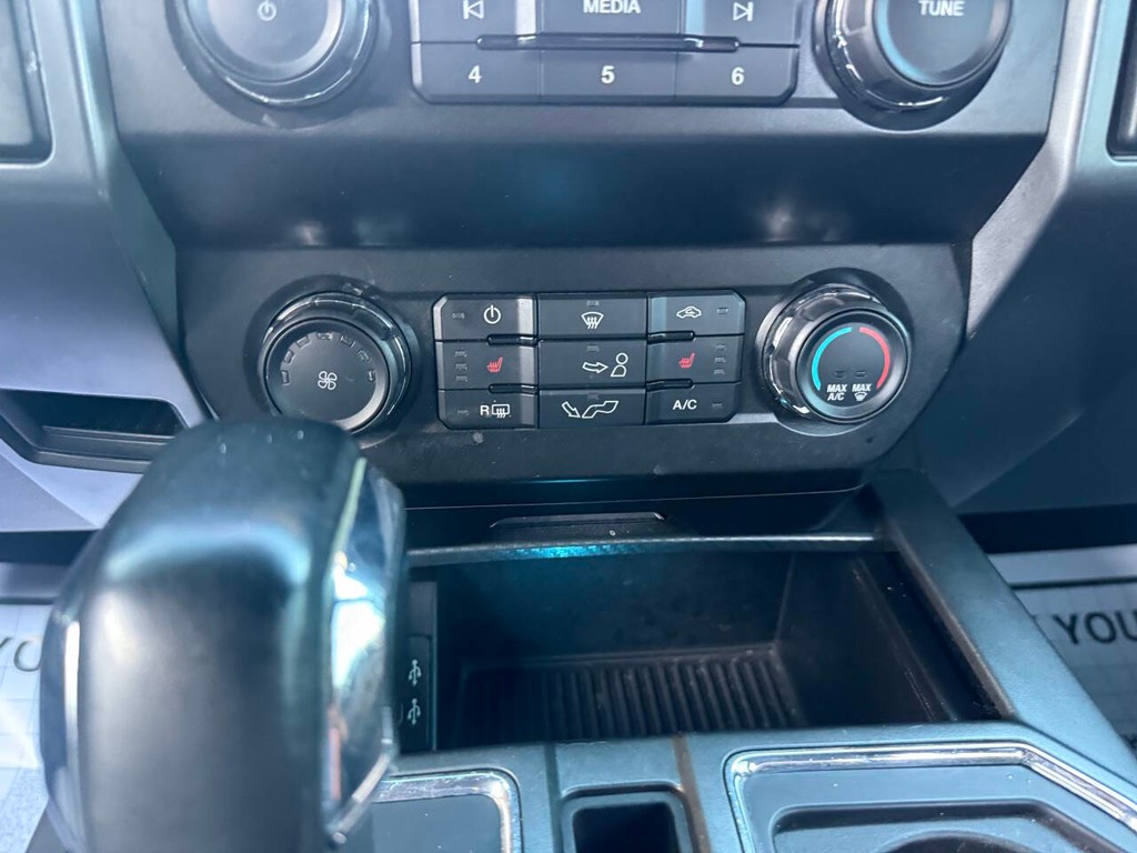 Ford F-150 Vehicle Full-screen Gallery Image 28