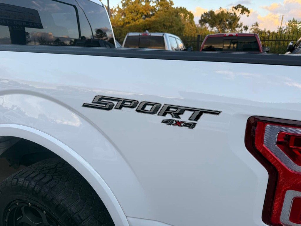 Ford F-150 Vehicle Full-screen Gallery Image 37