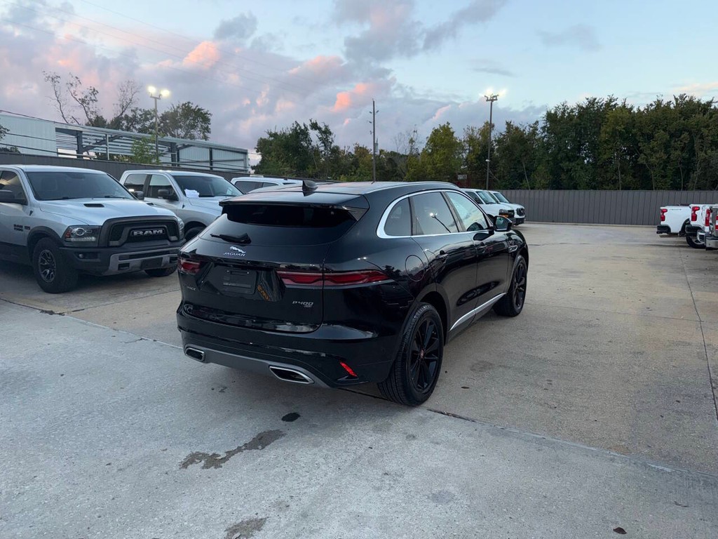 Jaguar F-PACE Vehicle Full-screen Gallery Image 05