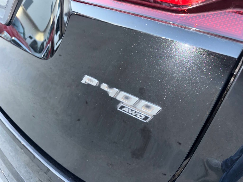 Jaguar F-PACE Vehicle Full-screen Gallery Image 37