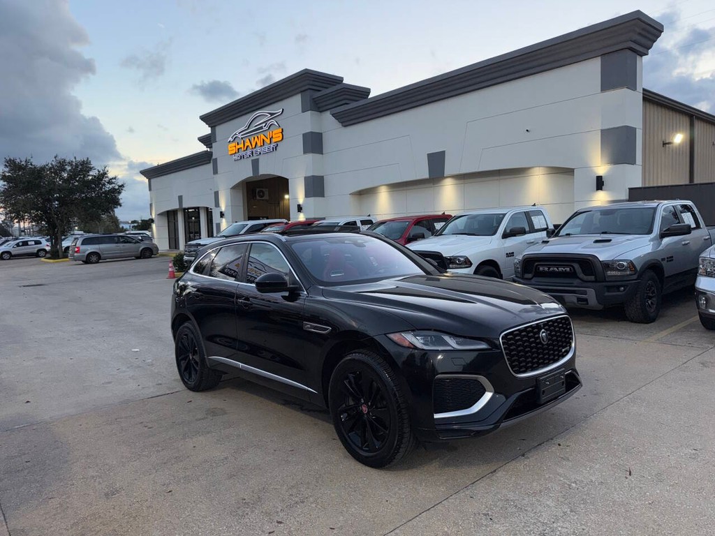 Jaguar F-PACE Vehicle Full-screen Gallery Image 43