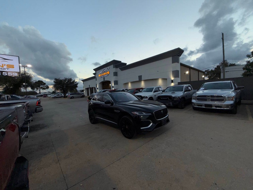 Jaguar F-PACE Vehicle Full-screen Gallery Image 45